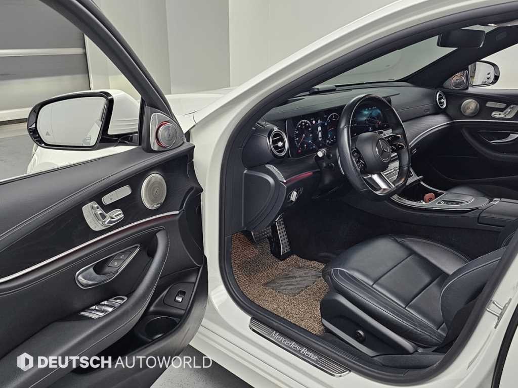 벤츠 E 클래스 E-클래스 W213 E220d 4MATIC AMG라인 이미지 11