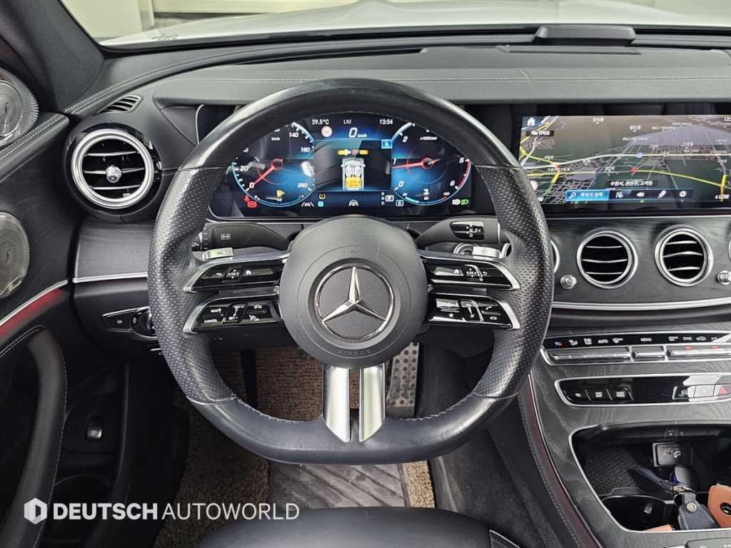 벤츠 E 클래스 E-클래스 W213 E220d 4MATIC AMG라인 이미지 13
