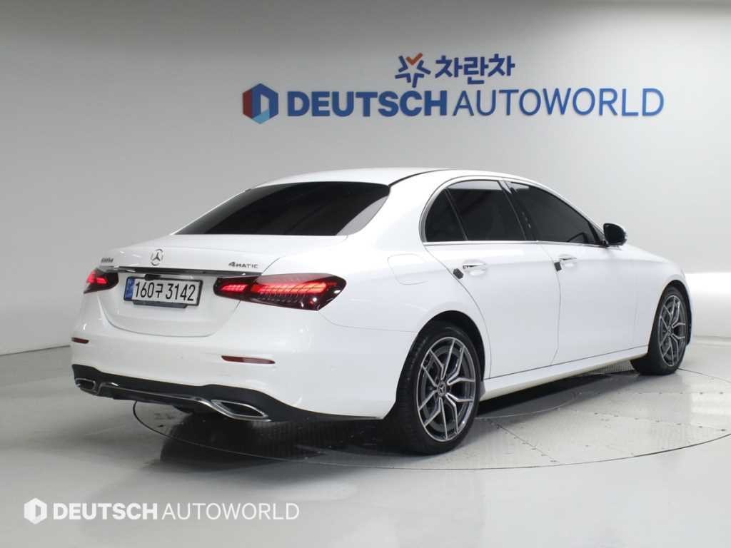 벤츠 E 클래스 E-클래스 W213 E220d 4MATIC AMG라인 이미지 2