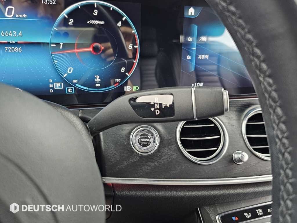 벤츠 E 클래스 E-클래스 W213 E220d 4MATIC AMG라인 이미지 9