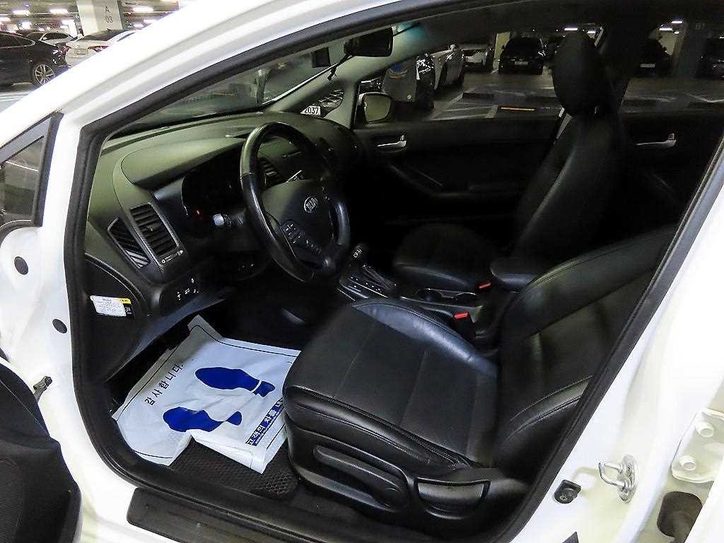 기아 K3 1.6 GDI 트렌디 이미지 6