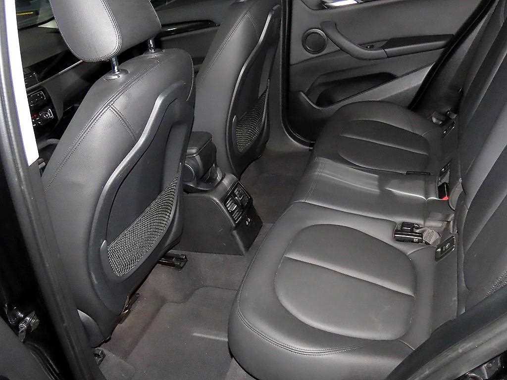 BMW X1 X1 (F48) xDrive 18d 프리미엄 이미지 7