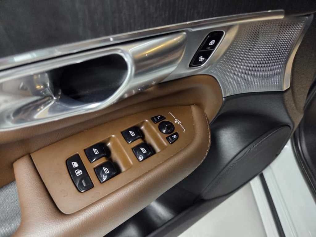 볼보 XC90 XC90 2세대 2.0 T8 AWD 얼티메이트 브라이트 이미지 12