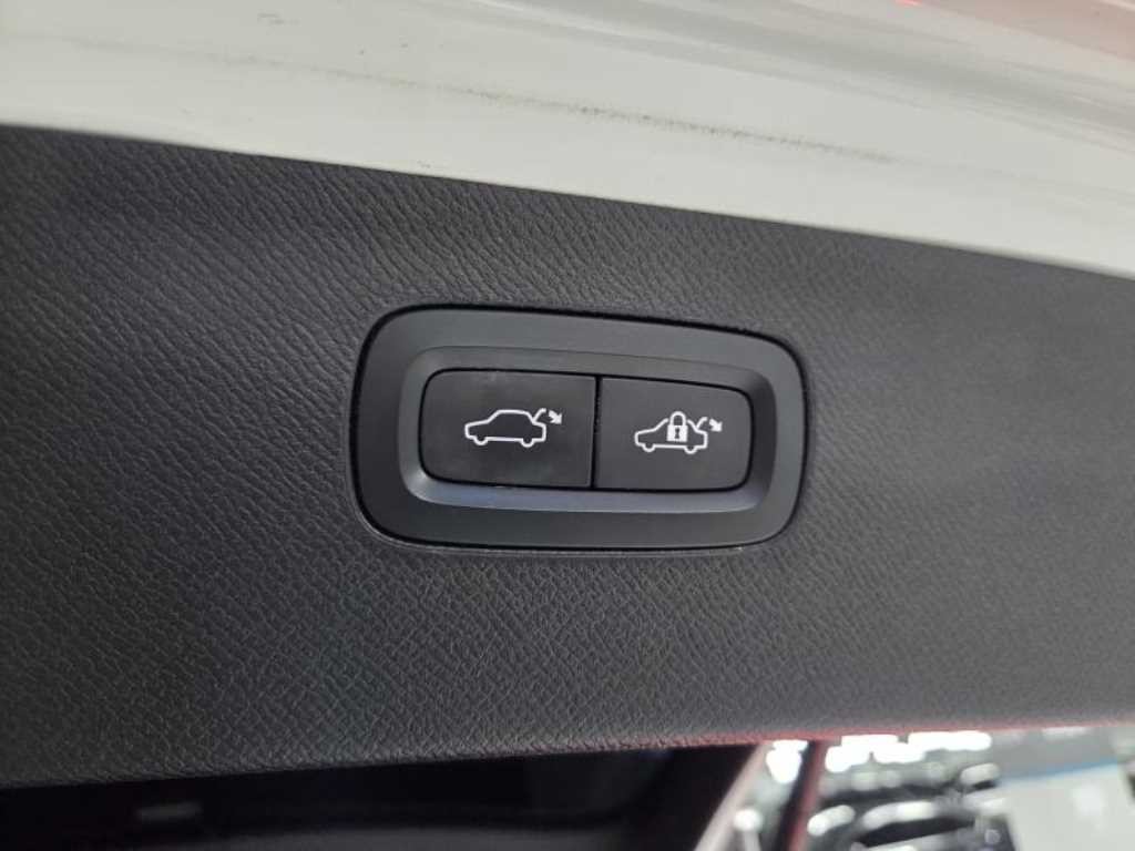 볼보 XC90 XC90 2세대 2.0 T8 AWD 얼티메이트 브라이트 이미지 7