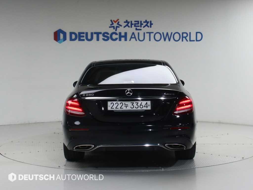 벤츠 E 클래스 E-클래스 W213 E350 4MATIC AMG LINE 이미지 4