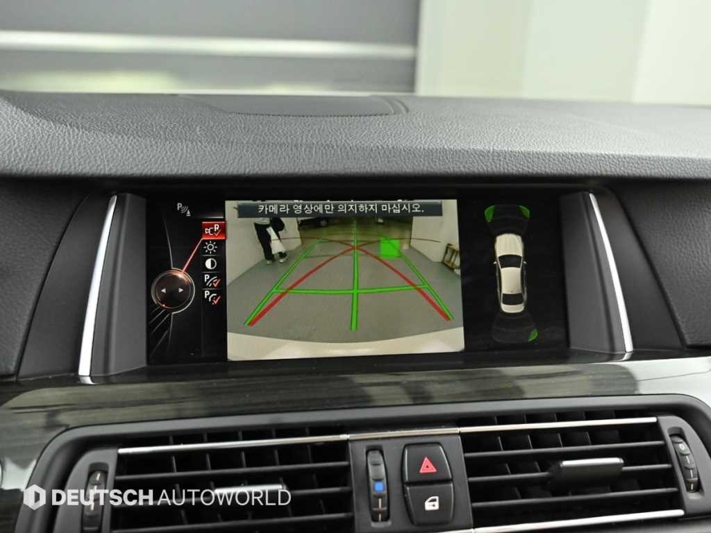BMW 5시리즈 5시리즈 (F10) 520d M 에어로다이나믹 이미지 17