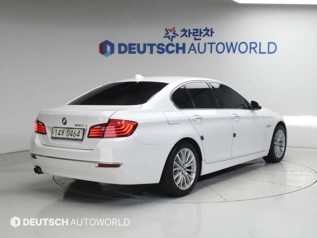 BMW 5시리즈 5시리즈 (F10) 520d M 에어로다이나믹 이미지 2