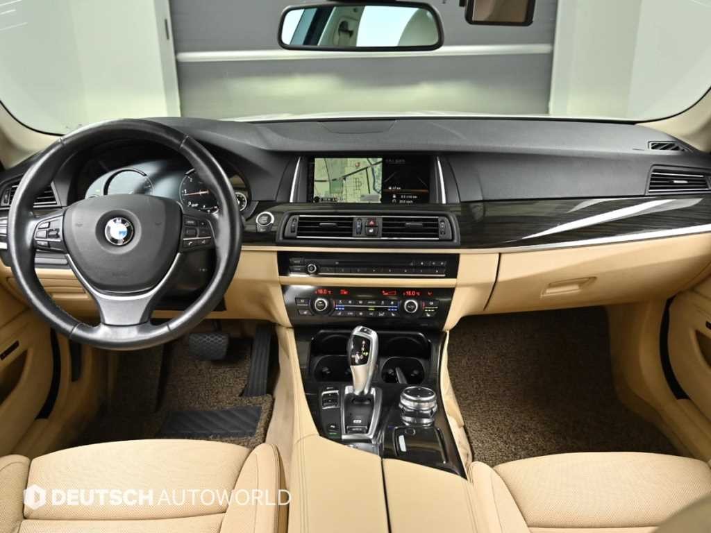 BMW 5시리즈 5시리즈 (F10) 520d M 에어로다이나믹 이미지 8