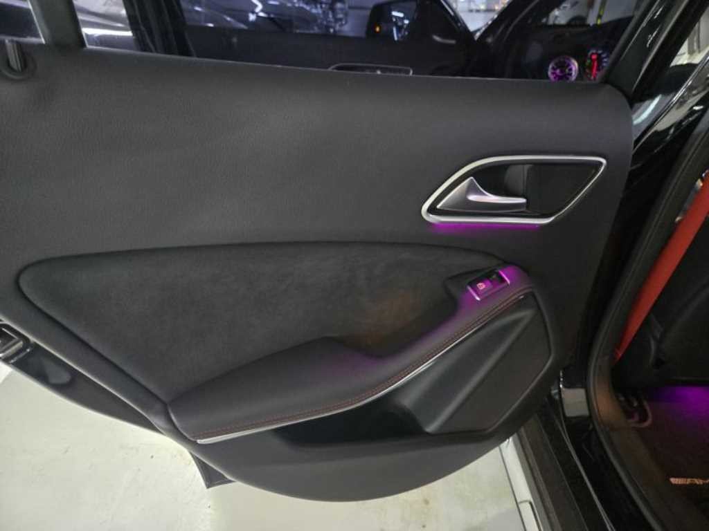벤츠 GLA 클래스 GLA클래스 X156 GLA45 AMG 4MATIC 이미지 15