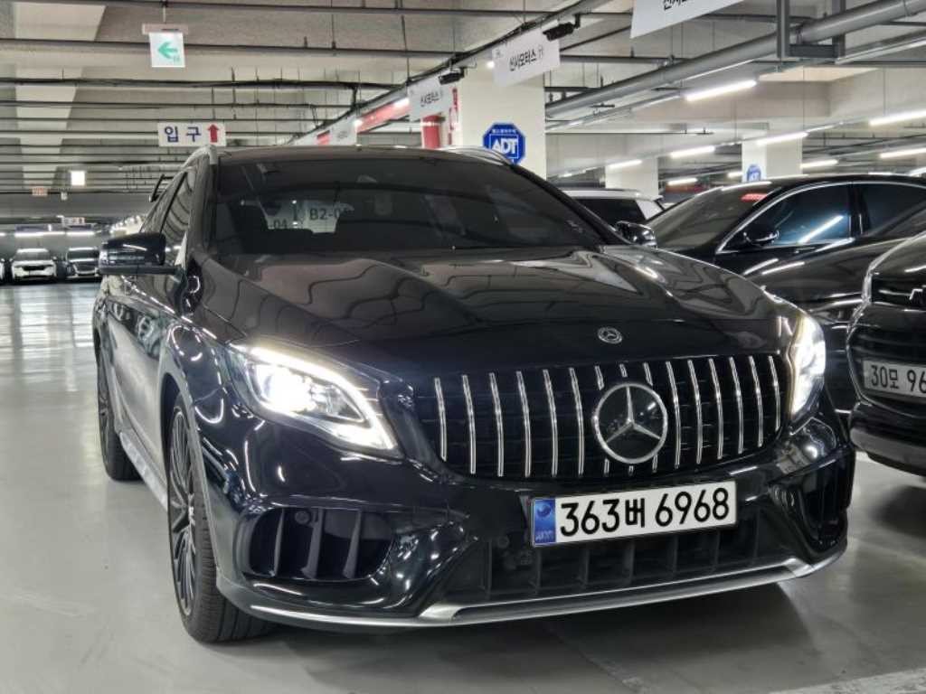 벤츠 GLA 클래스 GLA클래스 X156 GLA45 AMG 4MATIC 이미지 3