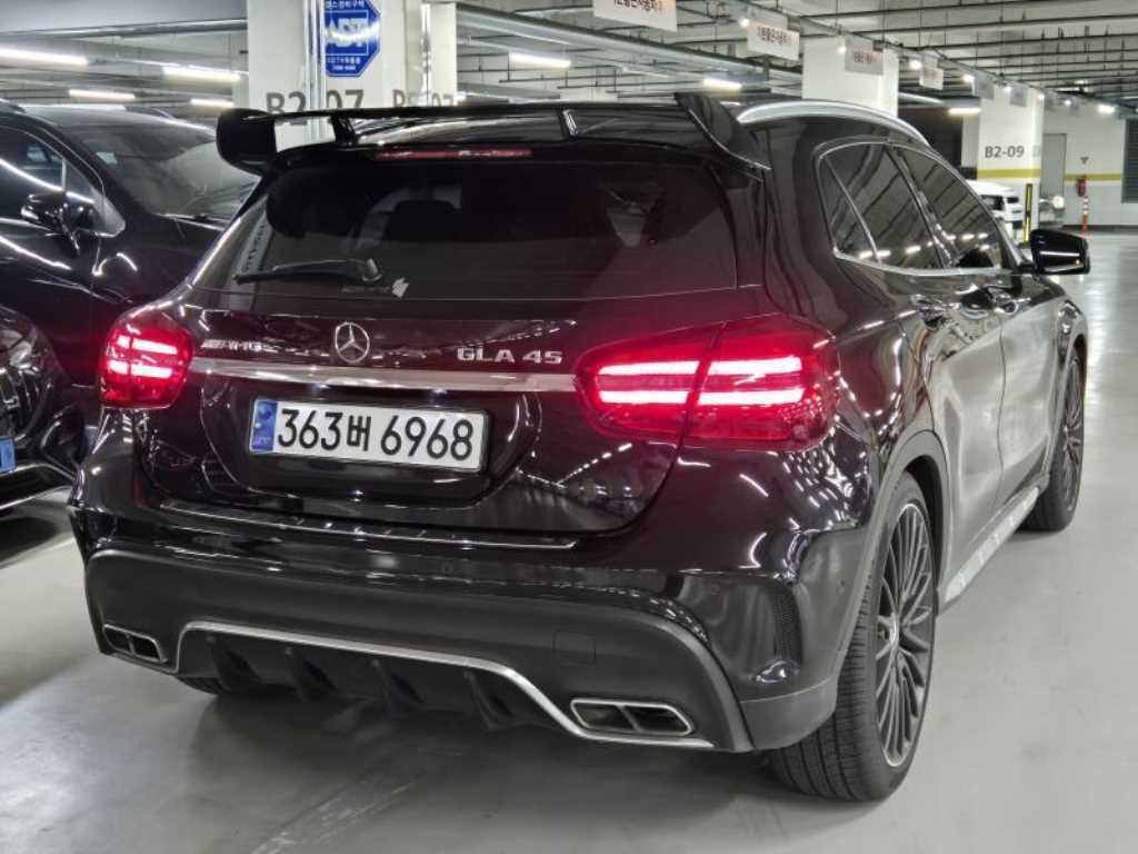 벤츠 GLA 클래스 GLA클래스 X156 GLA45 AMG 4MATIC 이미지 4
