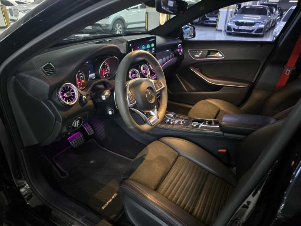 벤츠 GLA 클래스 GLA클래스 X156 GLA45 AMG 4MATIC 이미지 6