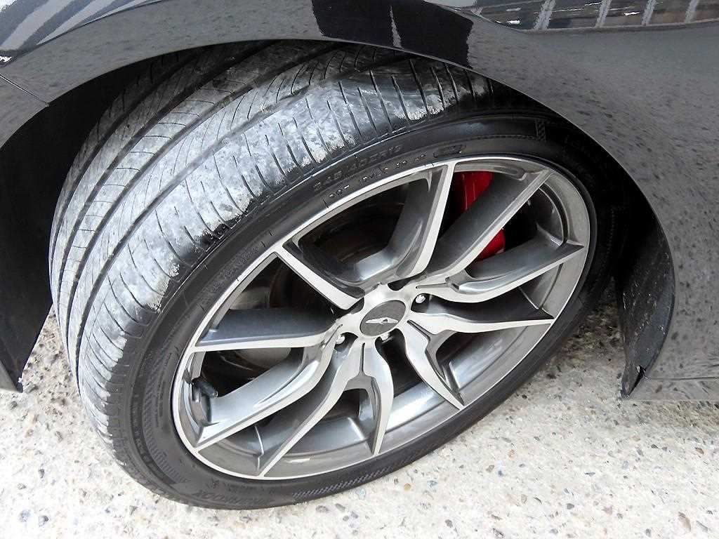 제네시스 G70 2.0T AWD 스포츠 패키지 이미지 20