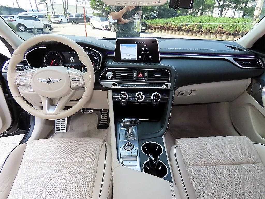 제네시스 G70 2.0T AWD 스포츠 패키지 이미지 7