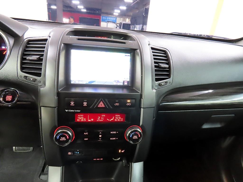기아 쏘렌토 쏘렌토 R 디젤 2WD 2.0 TLX 최고급형 이미지 14