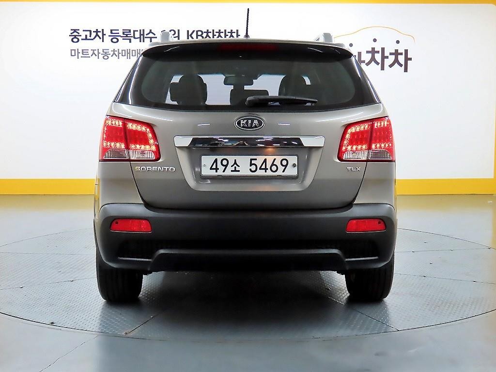 기아 쏘렌토 쏘렌토 R 디젤 2WD 2.0 TLX 최고급형 이미지 3
