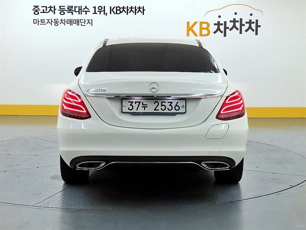 벤츠 C 클래스 C클래스 W205 C350e 이미지 3
