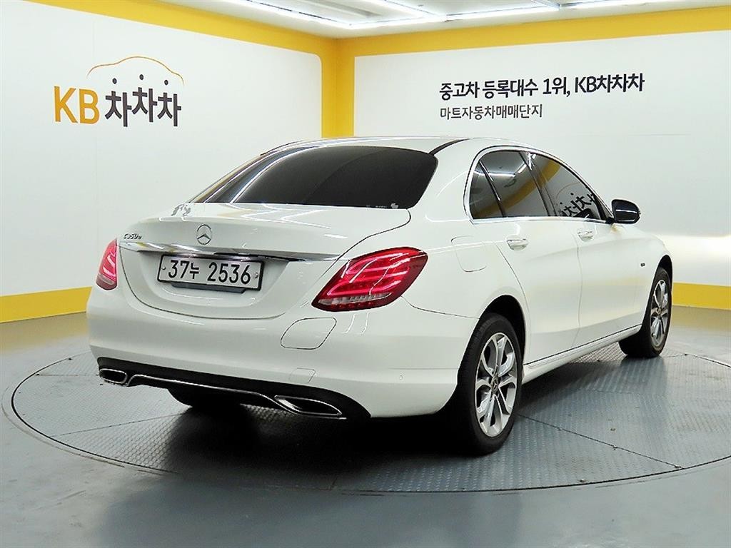 벤츠 C 클래스 C클래스 W205 C350e 이미지 4