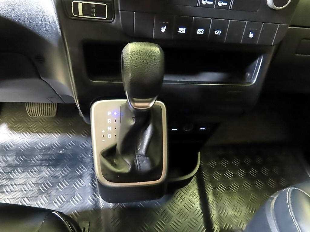 현대 스타리아 2WD 디젤 카고 스마트 5인승 이미지 12