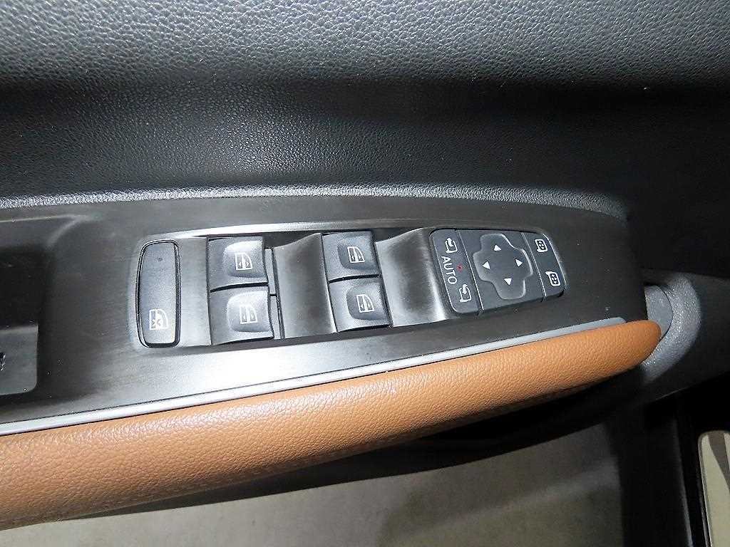 르노코리아(삼성) QM6 더뉴QM6 2.0 LPe RE 시그니처 2WD 이미지 13
