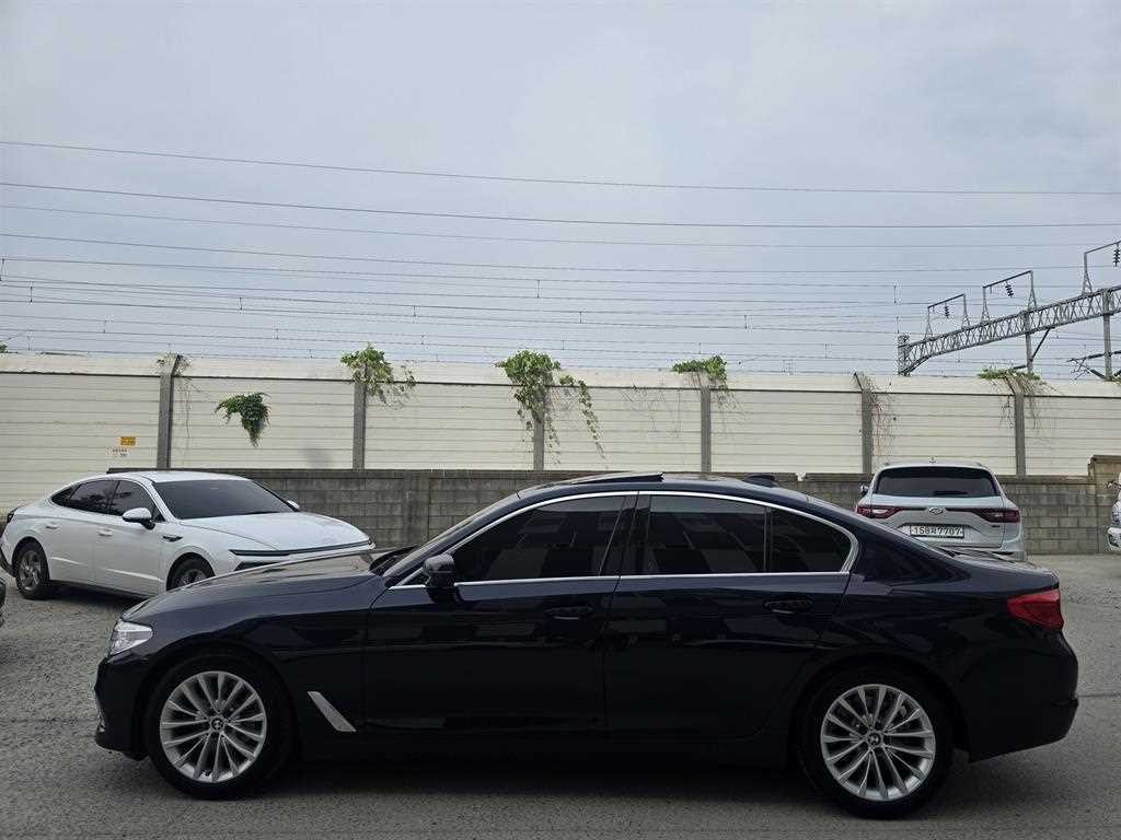 BMW 5시리즈 5시리즈 (G30) 530i 럭셔리 플러스 이미지 3