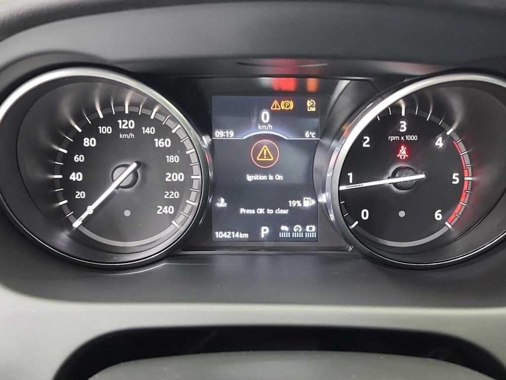 랜드로버 디스커버리 스포츠 2.0 TD4 SE 이미지 6