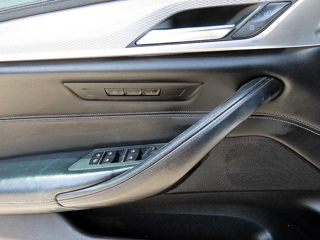BMW 5시리즈 5시리즈 (G30) 530i xDrive M 스포츠 플러스 이미지 12