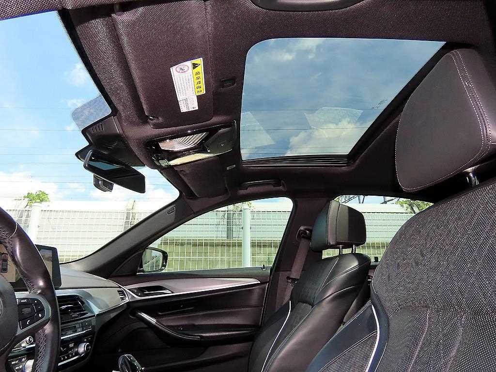 BMW 5시리즈 5시리즈 (G30) 530i xDrive M 스포츠 플러스 이미지 17