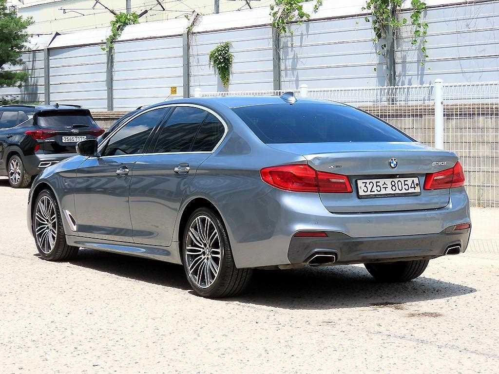 BMW 5시리즈 5시리즈 (G30) 530i xDrive M 스포츠 플러스 이미지 3