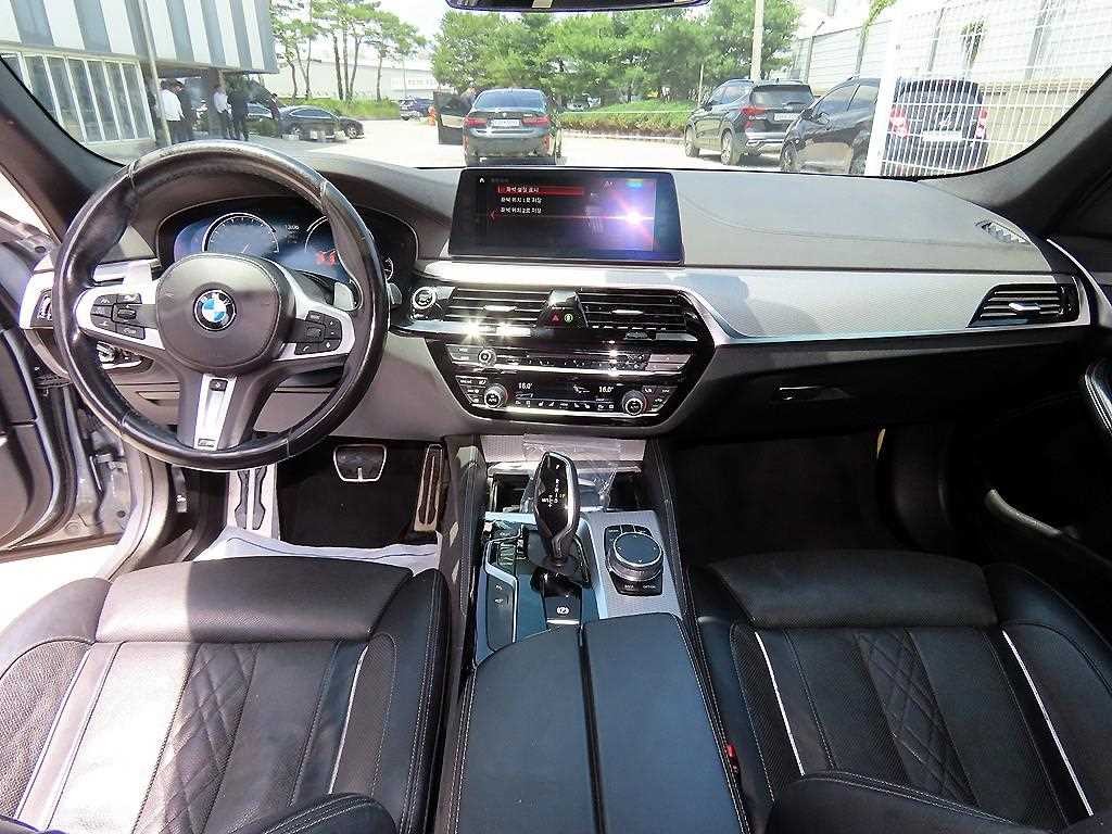 BMW 5시리즈 5시리즈 (G30) 530i xDrive M 스포츠 플러스 이미지 7