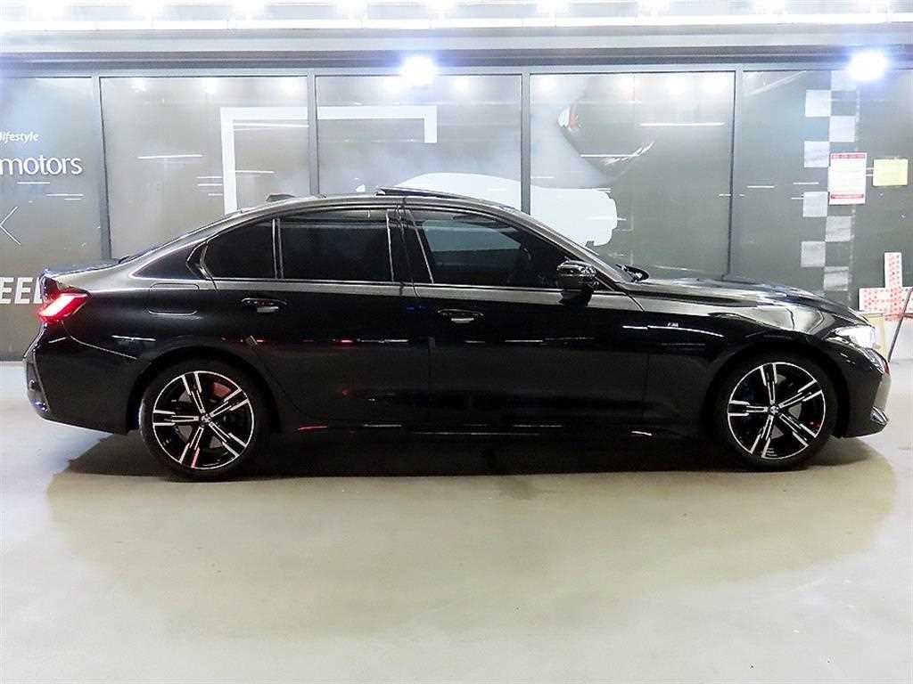 BMW 3시리즈 3시리즈 (G20) 320i M 스포츠 이미지 3