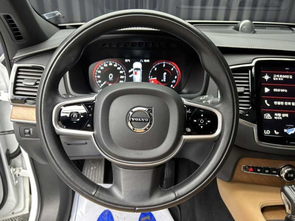 볼보 XC90 XC90 2세대 2.0 D5 AWD 인스크립션 이미지 9