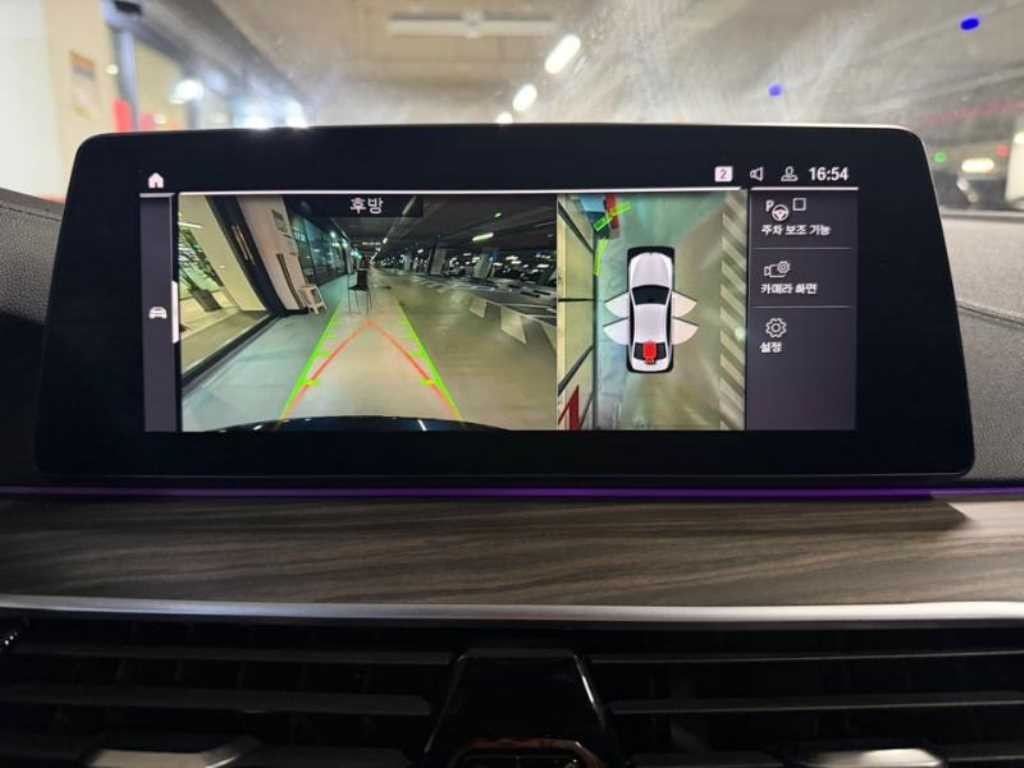 BMW 5시리즈 5시리즈 (G30) 520d M 스포츠 플러스 이미지 10