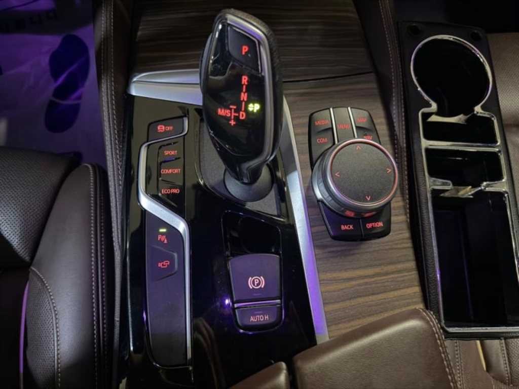 BMW 5시리즈 5시리즈 (G30) 520d M 스포츠 플러스 이미지 12