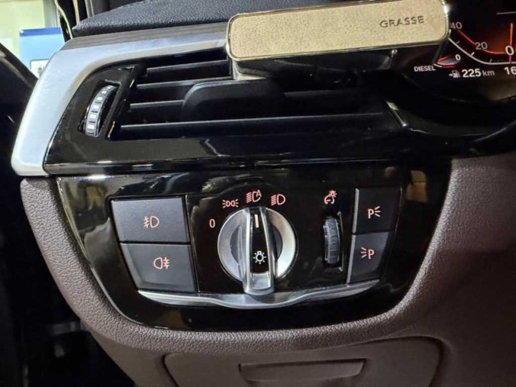 BMW 5시리즈 5시리즈 (G30) 520d M 스포츠 플러스 이미지 15