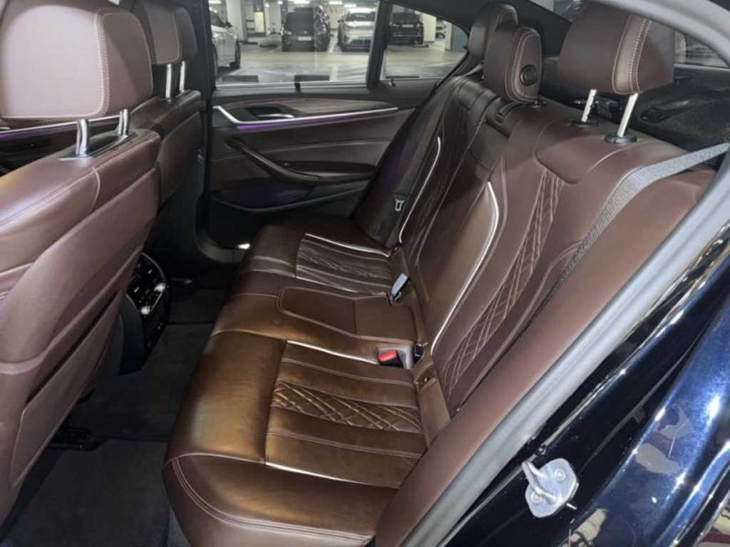 BMW 5시리즈 5시리즈 (G30) 520d M 스포츠 플러스 이미지 7