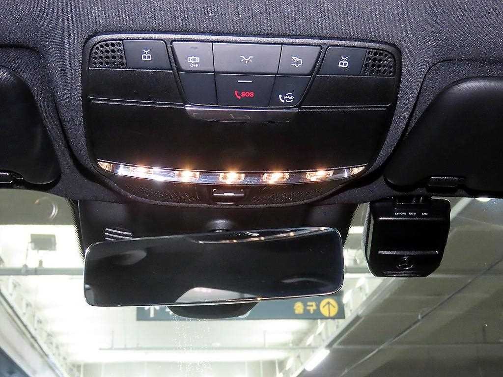 벤츠 E 클래스 E-클래스 W213 E220d 4MATIC AMG라인 이미지 15