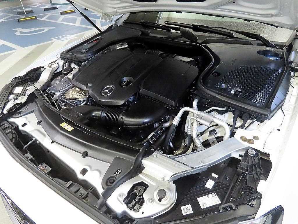 벤츠 E 클래스 E-클래스 W213 E220d 4MATIC AMG라인 이미지 19