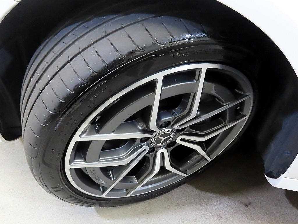 벤츠 E 클래스 E-클래스 W213 E220d 4MATIC AMG라인 이미지 20