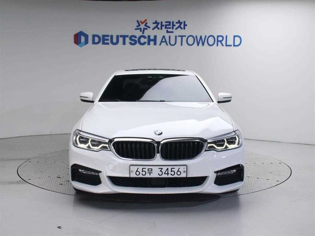 BMW 5시리즈 5시리즈 (G30) 530i M 스포츠 플러스 이미지 3
