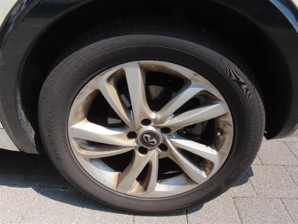 인피니티 Q Q30 2.0 에센셜 이미지 17