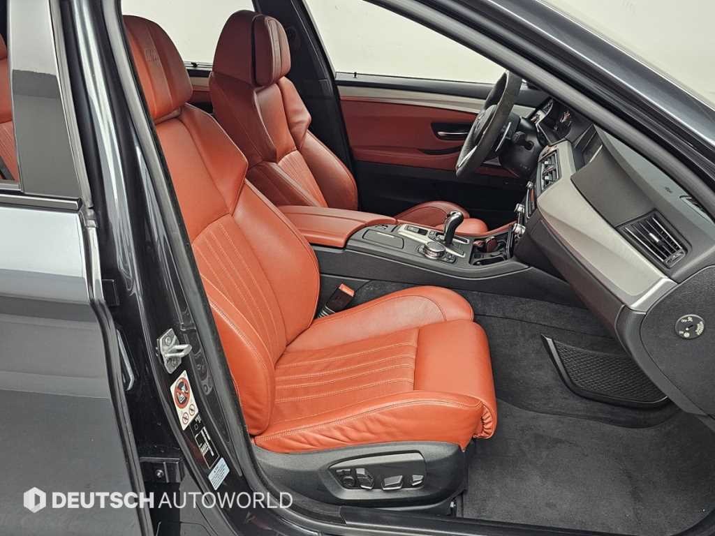 BMW 5시리즈 M5 (F90, F10) M5 세단 이미지 11