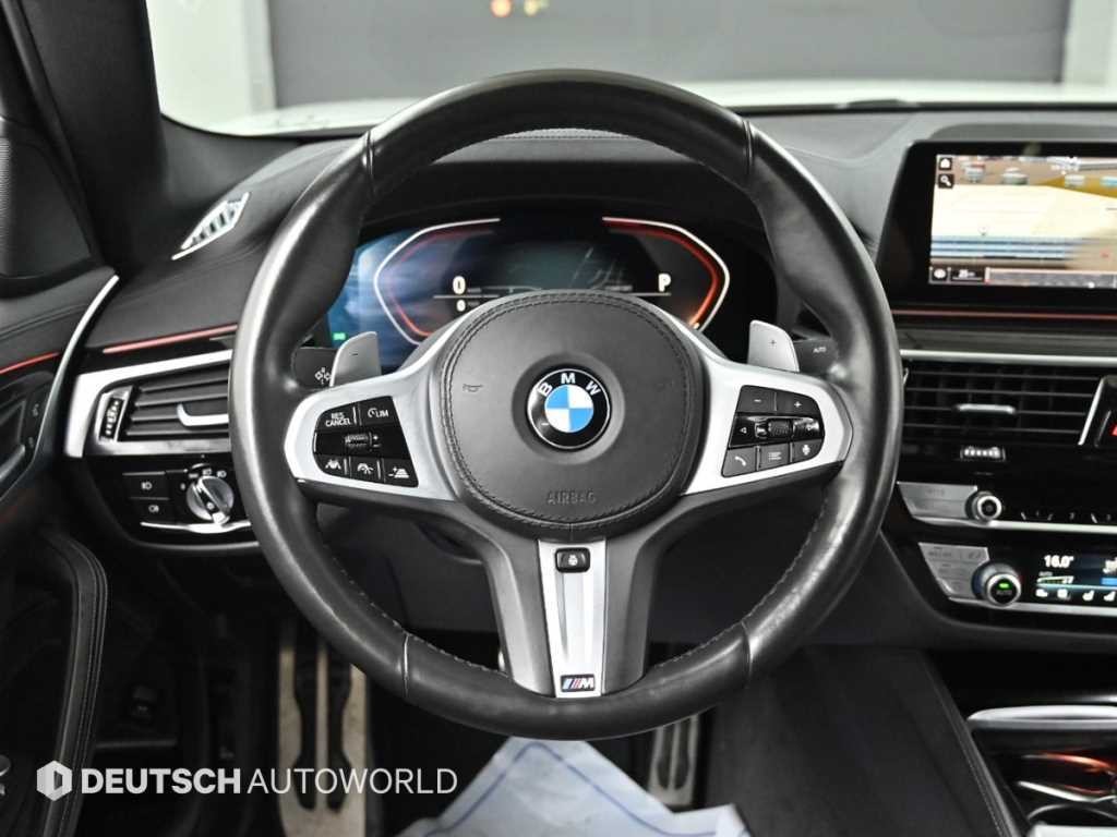 BMW 5시리즈 5시리즈 (G30) 520d M 스포츠 플러스 이미지 13