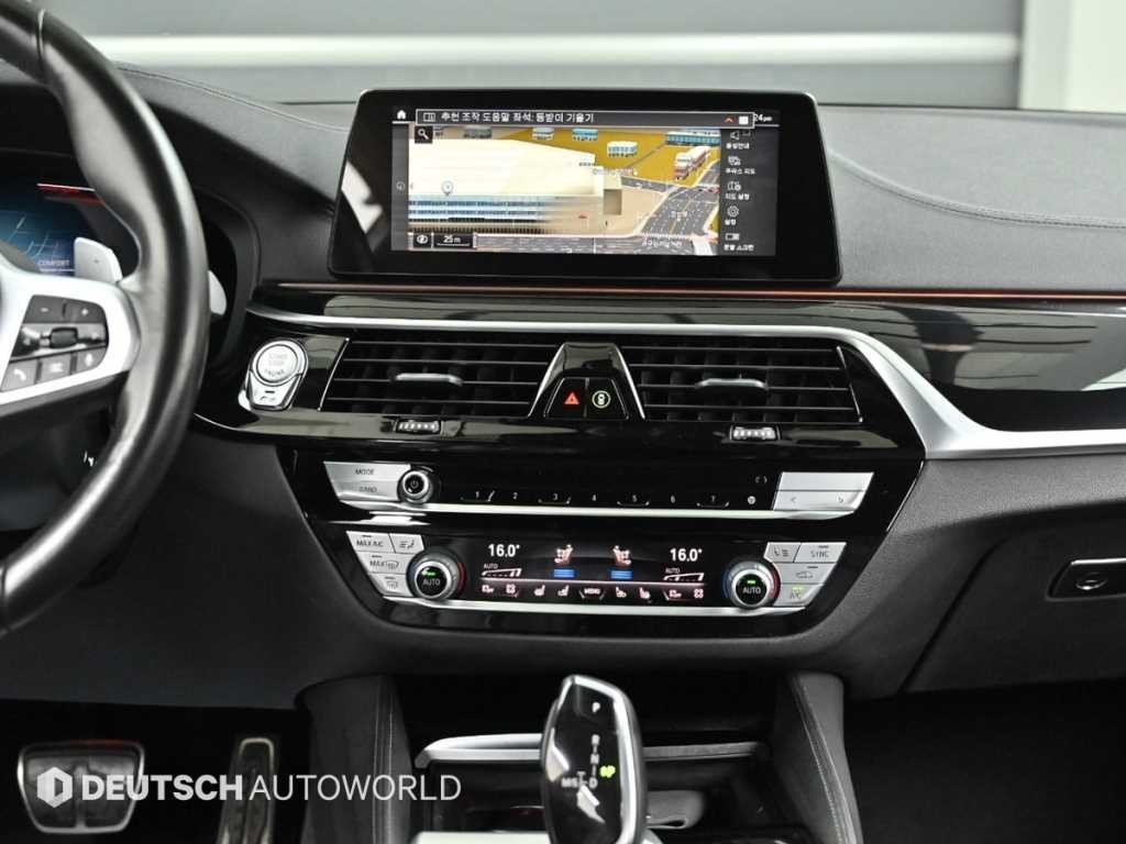 BMW 5시리즈 5시리즈 (G30) 520d M 스포츠 플러스 이미지 14