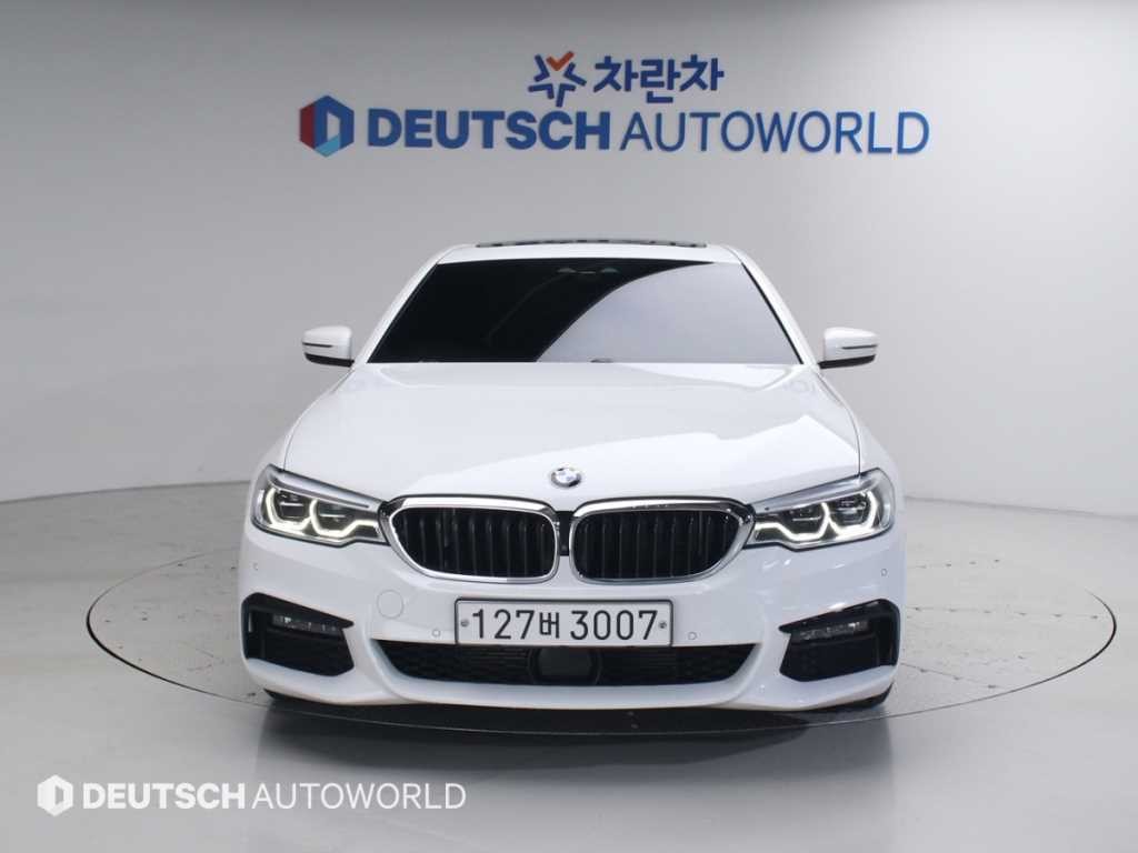 BMW 5시리즈 5시리즈 (G30) 520d M 스포츠 플러스 이미지 3