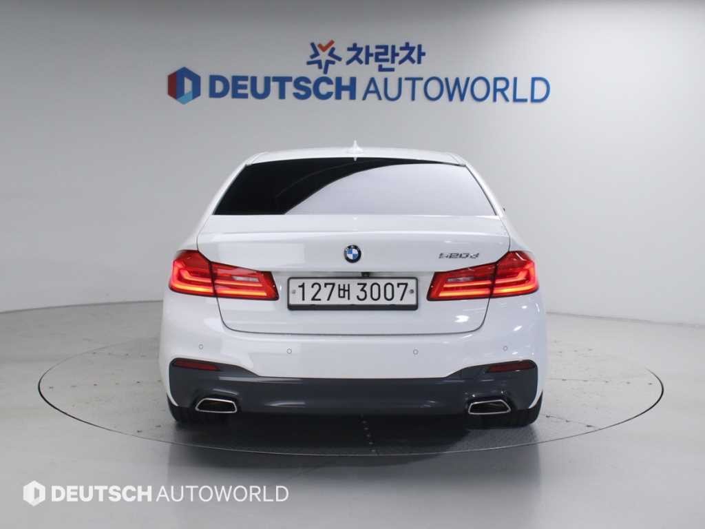 BMW 5시리즈 5시리즈 (G30) 520d M 스포츠 플러스 이미지 4