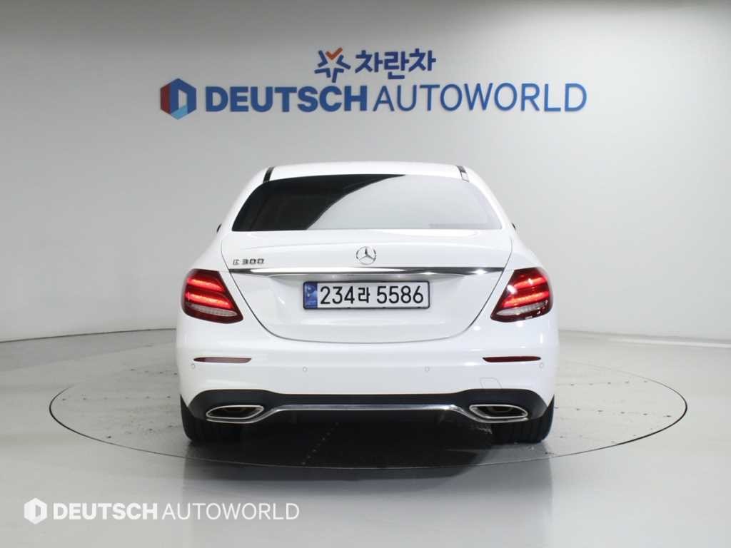 벤츠 E 클래스 E-클래스 W213 E300 AMG LINE 이미지 4