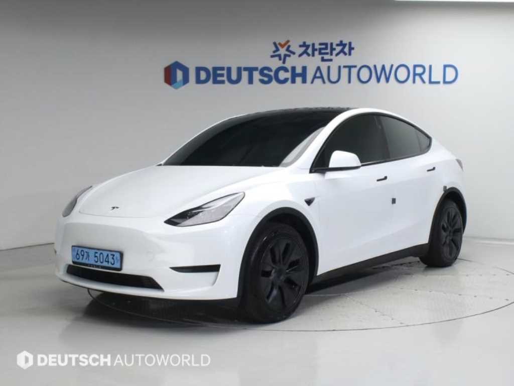 테슬라 모델 Y RWD 이미지 1