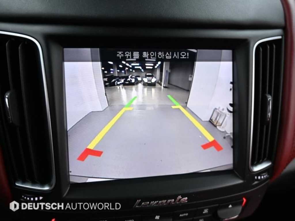 마세라티 르반떼 3.0 AWD 이미지 15