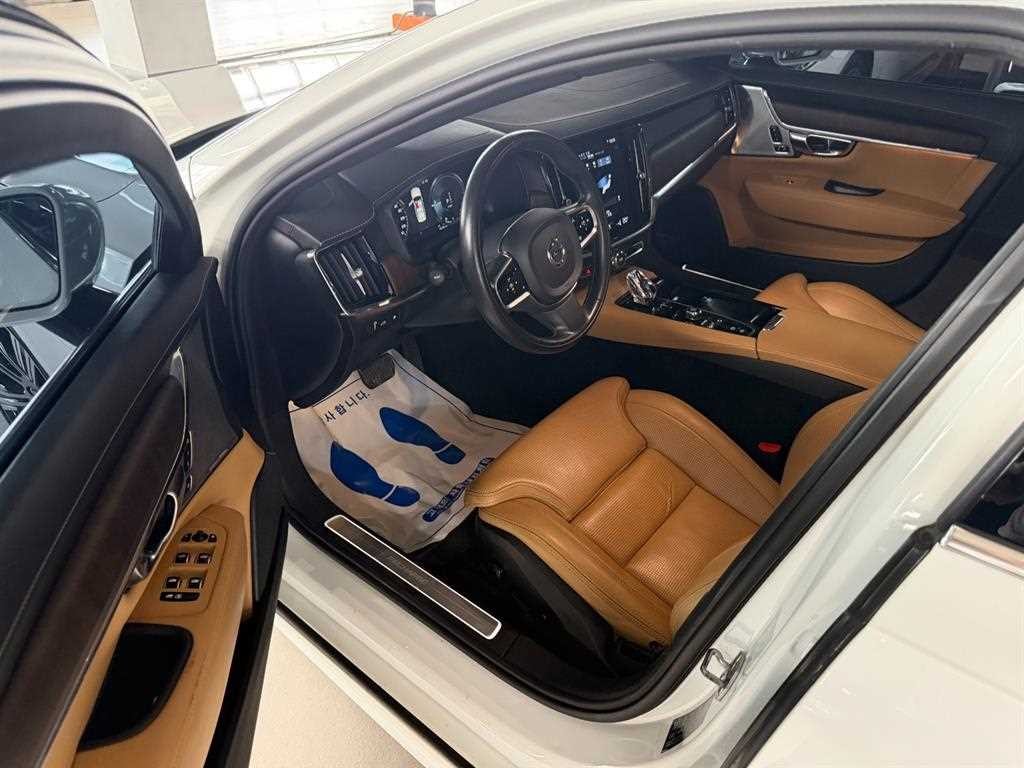 볼보 S90 T8 AWD 인스크립션 이미지 1